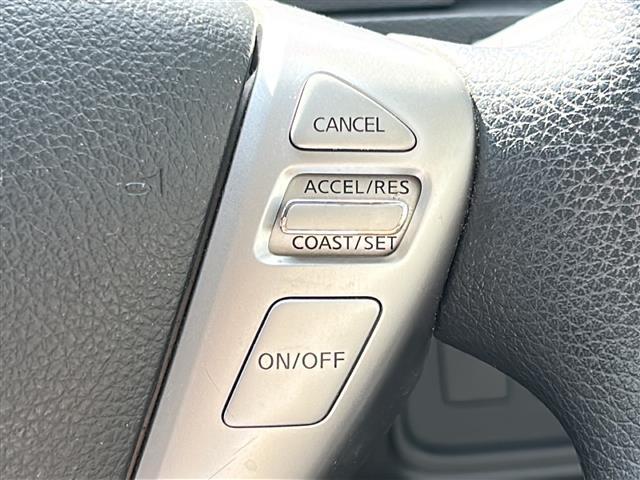 【　クルーズコントロール　】高速道路で便利なクルーズコントロールも装着済み。アクセルを離しても一定速度で走行ができる装備です。加速減速もスイッチ操作でＯＫです。