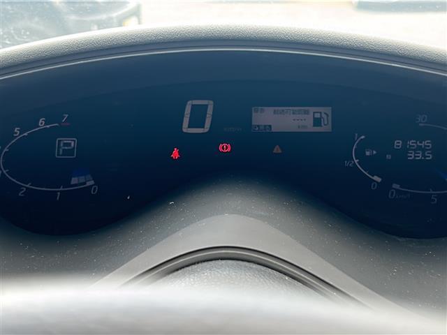 【　メーター　】メーターまわりも鮮やかに照らし出され、デザイン、安全性ともにバッチリですね。