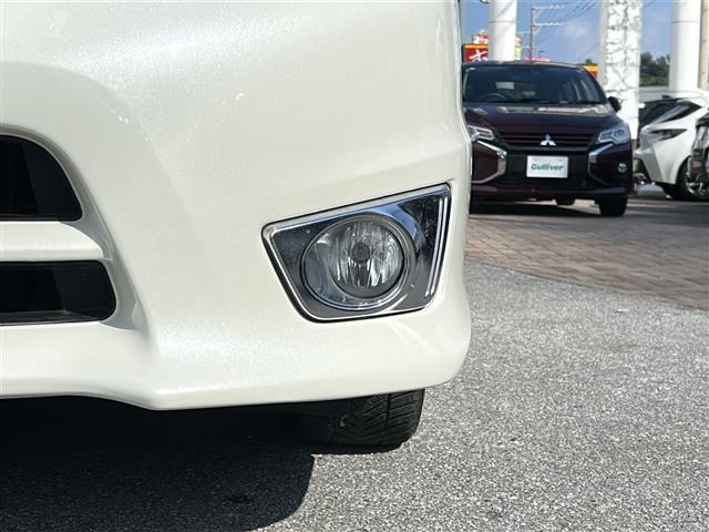 【　フォグランプ　】日本語で霧灯（むとう）と呼ばれるフォグランプは、その名の通り濃い霧が発生した際などに点灯させて、視界を確保する重要なランプです。