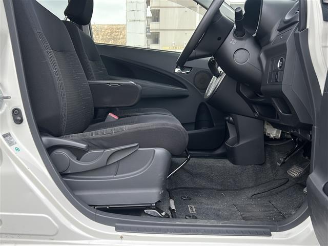 店舗にて現車の確認もいただけますので、お電話で在庫のご確認の上是非ご来店くださいませ！！！