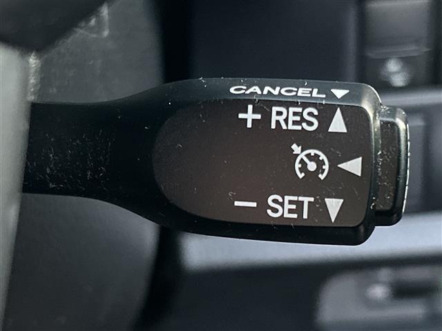 ヴォクシー ＺＳ　煌ＩＩ　純正ナビ　バックカメラ　ＥＴＣ　ドライブレコーダー　両側パワスラ　衝突被害軽減システム　コーナーセンサー　フリップダウンモニター　リアロールサンシェード　パドルシフト　ＴＶ　Ｂｌｏｏｔｏｏｔｈ（10枚目）