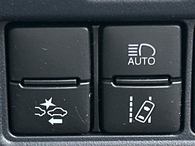 ヴォクシー ＺＳ　煌ＩＩ　純正ナビ　バックカメラ　ＥＴＣ　ドライブレコーダー　両側パワスラ　衝突被害軽減システム　コーナーセンサー　フリップダウンモニター　リアロールサンシェード　パドルシフト　ＴＶ　Ｂｌｏｏｔｏｏｔｈ（14枚目）