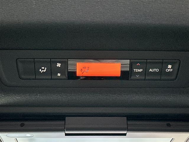 ヴォクシー ＺＳ　煌ＩＩ　純正ナビ　バックカメラ　ＥＴＣ　ドライブレコーダー　両側パワスラ　衝突被害軽減システム　コーナーセンサー　フリップダウンモニター　リアロールサンシェード　パドルシフト　ＴＶ　Ｂｌｏｏｔｏｏｔｈ（19枚目）