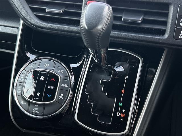 ヴォクシー ＺＳ　煌ＩＩ　純正ナビ　バックカメラ　ＥＴＣ　ドライブレコーダー　両側パワスラ　衝突被害軽減システム　コーナーセンサー　フリップダウンモニター　リアロールサンシェード　パドルシフト　ＴＶ　Ｂｌｏｏｔｏｏｔｈ（21枚目）