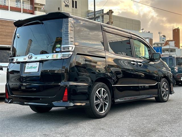 ヴォクシー ＺＳ　煌ＩＩ　純正ナビ　バックカメラ　ＥＴＣ　ドライブレコーダー　両側パワスラ　衝突被害軽減システム　コーナーセンサー　フリップダウンモニター　リアロールサンシェード　パドルシフト　ＴＶ　Ｂｌｏｏｔｏｏｔｈ（35枚目）