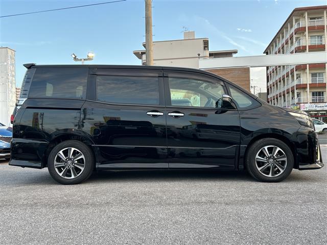 ヴォクシー ＺＳ　煌ＩＩ　純正ナビ　バックカメラ　ＥＴＣ　ドライブレコーダー　両側パワスラ　衝突被害軽減システム　コーナーセンサー　フリップダウンモニター　リアロールサンシェード　パドルシフト　ＴＶ　Ｂｌｏｏｔｏｏｔｈ（36枚目）