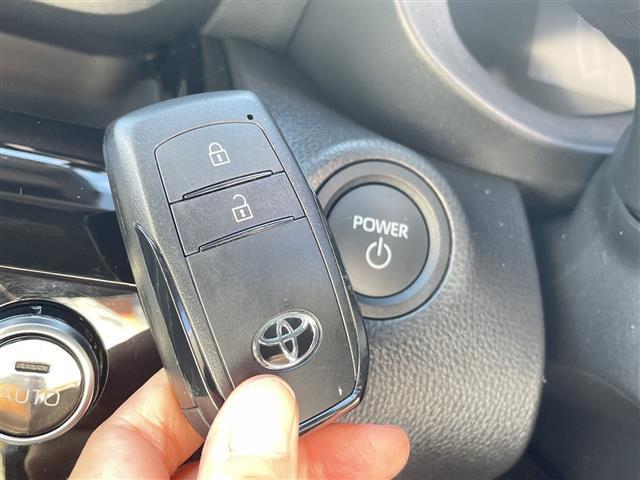 ヤリスクロス ハイブリッドＺ　純正ディスプレイオーディオ　全方位カメラ　ＥＴＣ　前後ドライブレコーダー　パワーシート　ハンドルヒーター　前後コーナーセンサー　電子サイドブレーキ　オートホールド　ＢＳＭ　Ｂｌｕｅｔｏｏｔｈ　ＨＤＭＩ（5枚目）