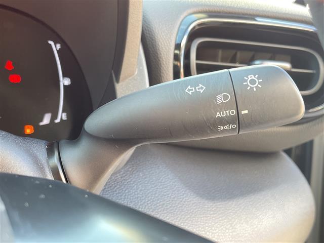 ヤリスクロス ハイブリッドＺ　純正ディスプレイオーディオ　全方位カメラ　ＥＴＣ　前後ドライブレコーダー　パワーシート　ハンドルヒーター　前後コーナーセンサー　電子サイドブレーキ　オートホールド　ＢＳＭ　Ｂｌｕｅｔｏｏｔｈ　ＨＤＭＩ（8枚目）