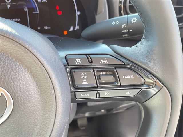 ヤリスクロス ハイブリッドＺ　純正ディスプレイオーディオ　全方位カメラ　ＥＴＣ　前後ドライブレコーダー　パワーシート　ハンドルヒーター　前後コーナーセンサー　電子サイドブレーキ　オートホールド　ＢＳＭ　Ｂｌｕｅｔｏｏｔｈ　ＨＤＭＩ（10枚目）