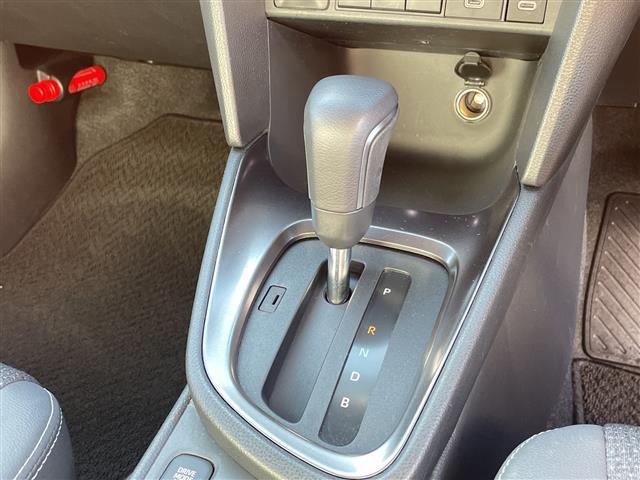 ヤリスクロス ハイブリッドＺ　純正ディスプレイオーディオ　全方位カメラ　ＥＴＣ　前後ドライブレコーダー　パワーシート　ハンドルヒーター　前後コーナーセンサー　電子サイドブレーキ　オートホールド　ＢＳＭ　Ｂｌｕｅｔｏｏｔｈ　ＨＤＭＩ（14枚目）