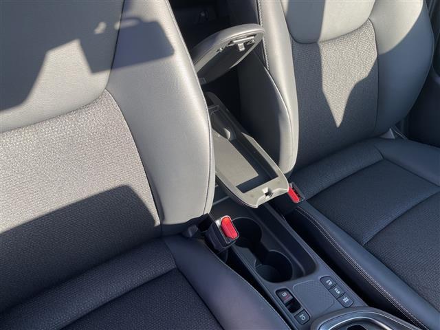 ヤリスクロス ハイブリッドＺ　純正ディスプレイオーディオ　全方位カメラ　ＥＴＣ　前後ドライブレコーダー　パワーシート　ハンドルヒーター　前後コーナーセンサー　電子サイドブレーキ　オートホールド　ＢＳＭ　Ｂｌｕｅｔｏｏｔｈ　ＨＤＭＩ（16枚目）