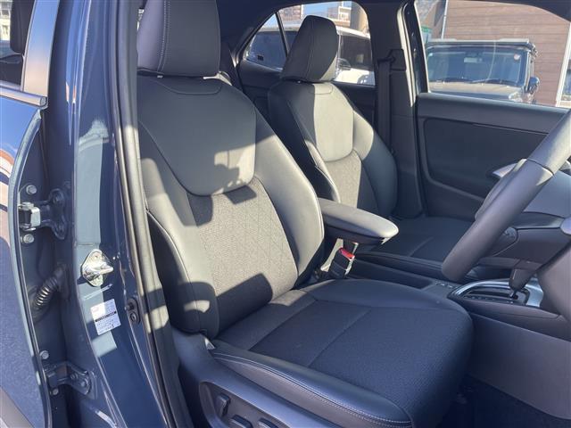 ヤリスクロス ハイブリッドＺ　純正ディスプレイオーディオ　全方位カメラ　ＥＴＣ　前後ドライブレコーダー　パワーシート　ハンドルヒーター　前後コーナーセンサー　電子サイドブレーキ　オートホールド　ＢＳＭ　Ｂｌｕｅｔｏｏｔｈ　ＨＤＭＩ（17枚目）