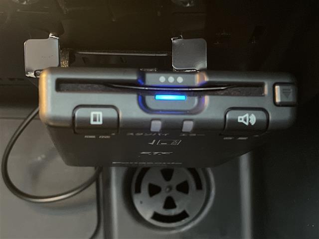 ＭＩＮＩ クーパーＤ　内地仕入　ナビ　Ｂｌｕｅｔｏｏｔｈ　バックカメラ　コーナーセンサー　１５インチアルミホイール　スマートキー　ＬＥＤヘッドライト　フォグライト　純正ドライブレコーダー（前後タイプ）　ステアリングスイッチ（17枚目）