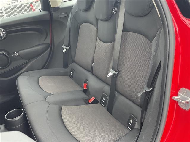 ＭＩＮＩ クーパーＤ　内地仕入　ナビ　Ｂｌｕｅｔｏｏｔｈ　バックカメラ　コーナーセンサー　１５インチアルミホイール　スマートキー　ＬＥＤヘッドライト　フォグライト　純正ドライブレコーダー（前後タイプ）　ステアリングスイッチ（23枚目）