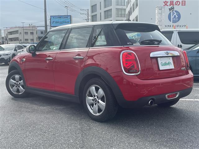 ＭＩＮＩ クーパーＤ　内地仕入　ナビ　Ｂｌｕｅｔｏｏｔｈ　バックカメラ　コーナーセンサー　１５インチアルミホイール　スマートキー　ＬＥＤヘッドライト　フォグライト　純正ドライブレコーダー（前後タイプ）　ステアリングスイッチ（43枚目）