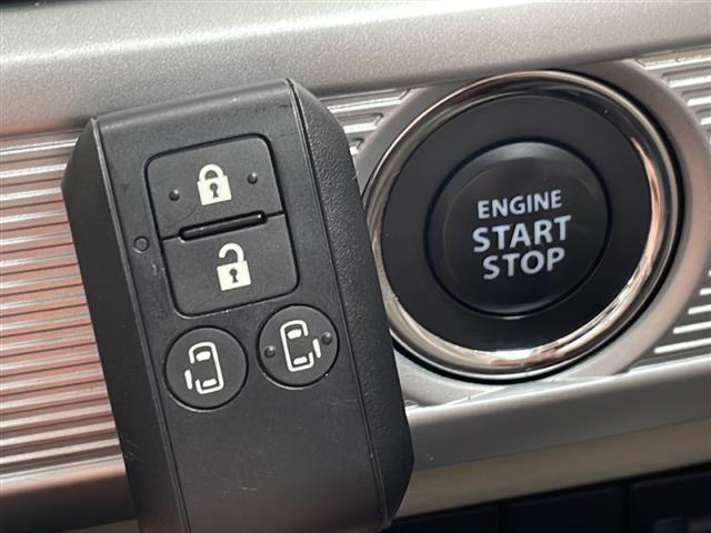 【　スマートキー＆プッシュスタート　】鍵を挿さずにポケットに入れたまま鍵の開閉、エンジンの始動まで行えます。