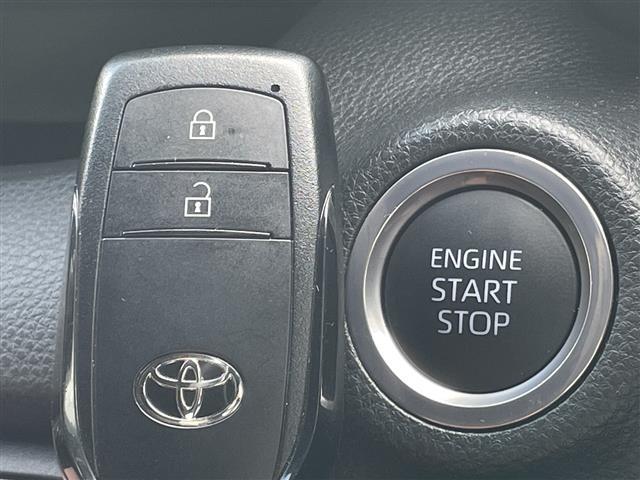 【　スマートキー・プッシュスタート　】鍵を挿さずにポケットに入れたまま鍵の開閉、エンジンの始動まで行えます。