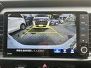 ｅ：ＨＥＶホーム　禁煙車　内地仕入　純正メモリナビ　フルセグＴＶ　ＤＶＤ再生可　Ｂｌｕｅｔｏｏｔｈ　バックカメラ　ホンダセンシング　レーダークルーズ　コントロール　レーンキープアシスト　オートホールド　スマートキー(4枚目)