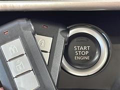 【スマートキー・プッシュスタート】鍵を挿さずにポケットに入れたまま鍵の開閉、エンジンの始動まで行えます。 7