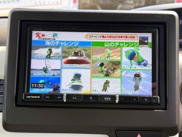 ＴＶ付きの車となっております。送迎時の待ち時間などとてもお役に立ちます。