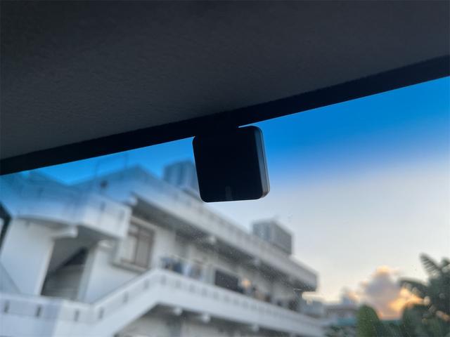スペーシアカスタムＺ ベースグレード　ＥＴＣ　両側スライド・片側電動　オートライト　ＨＩＤ　スマートキー　アイドリングストップ　電動格納ミラー　シートヒーター　ベンチシート　後席モニター　ＣＶＴ　盗難防止システム（26枚目）