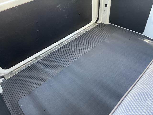 当店のお車をご覧いただきましてありがとうございます。お車についてのご質問やお見積りのご依頼、ご購入にあたってのご相談などお気軽にお問い合わせ下さい!