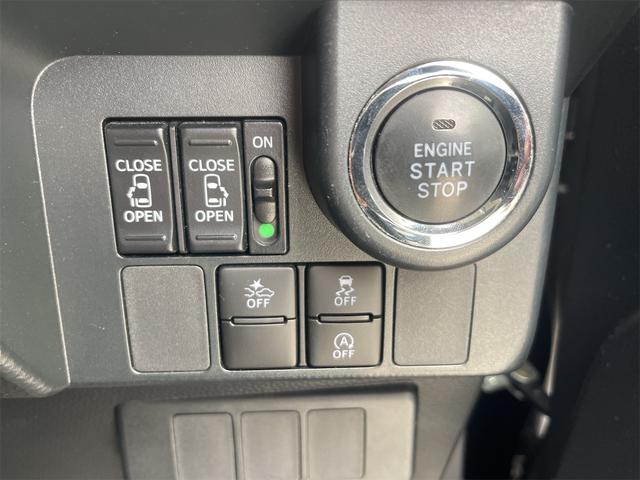 両側電動スライドドア装備!運転席よりボタン一つで開閉可能でございます。