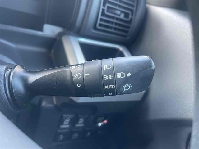 オートライトは、付け忘れや消し忘れを防ぐことができます。高速道路などのトンネルなどにも役立ちます。