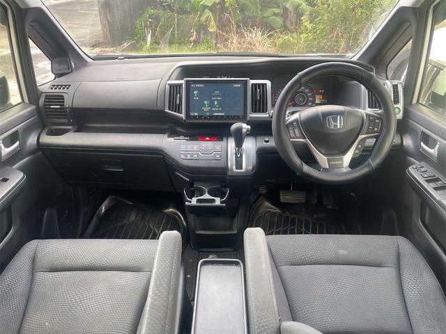 ステップワゴンスパーダ Ｚ　ＥＴＣ　バックカメラ　ＴＶ　オートクルーズコントロール　両側電動スライドドア　オートライト　ＨＩＤ　スマートキー　アイドリングストップ　電動格納ミラー　後席モニター　３列シート　ＣＶＴ　アルミホイール