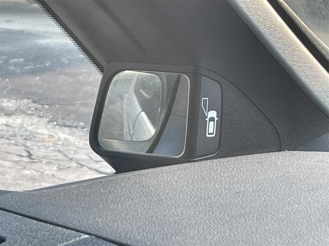 ステップワゴンスパーダ Z ETC バックカメラ TV オートクルーズコントロール 両側電動スライドドア オートライト HID スマートキー アイドリングストップ 電動格納ミラー 後席モニター 3列シート CVT アルミホイール(60枚目)