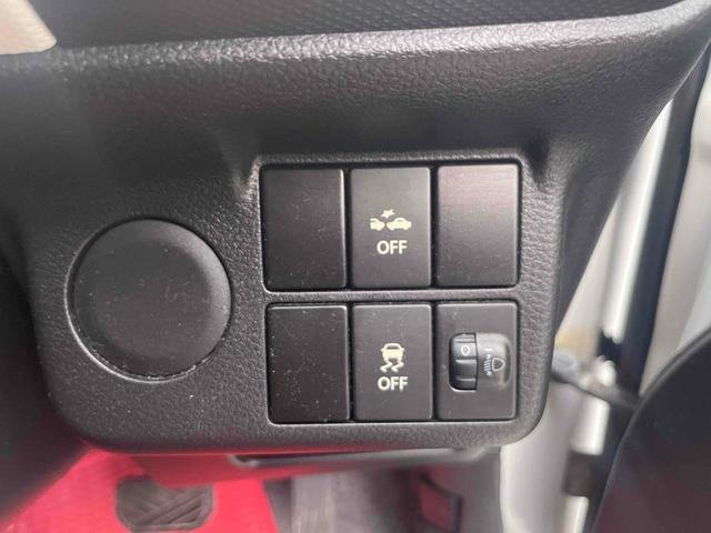 衝突被害軽減システム！前走車両と対向車両、歩行者の接近を感知して、警報や、オートブレーキやステアリング振動などによって衝突回避を支援してくれます。