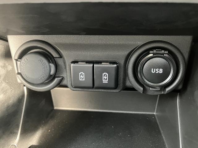 ＵＳＢ電源ソケットが２個装備！（Ｔｙｐｅ－Ａ　Ｔｙｐｅ－Ｃをご用意）アクセサリーソケットも装備しています♪複数あるとより便利ですね（＊＾＿＾＊）