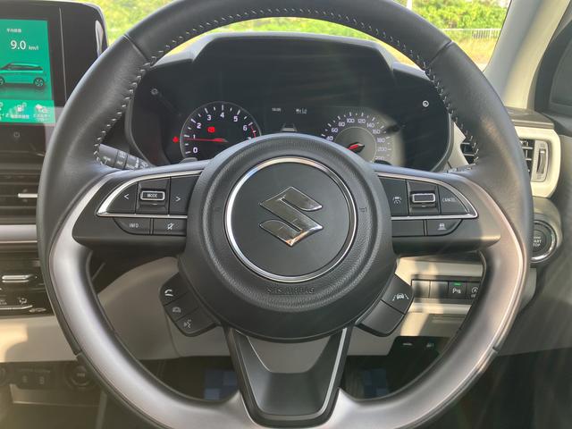 高級感のある本革巻きのステアリングは、取り回しやすさや運転支援技術などが搭載されています！