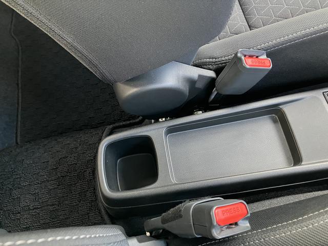 レバーがない分、センター周りが広く美しくなり、車内のデザイン性と高級感がぐっとアップしますね♪