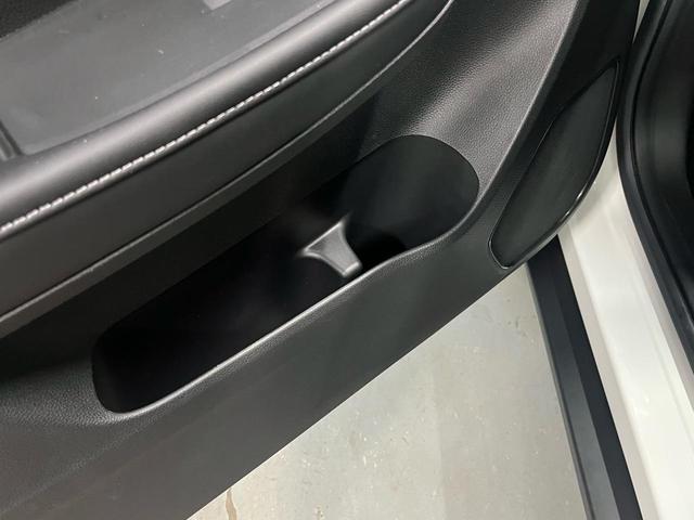 ＷＲ－Ｖ Ｚ＋　ワンオーナー、ホンダセンシング、ＡＣＣ、純正９インチナビ（フルセグ／Ｂｌｕｅｔｏｏｔｈ／ラジオ／バックカメラ／ＵＳＢ接続可／Ａｐｐｌｅ　ＣａｒＰｌａｙ／Ａｎｄｒｏｉｄ　Ａｕｔｏ）、前後方ソナーセンサー（42枚目）