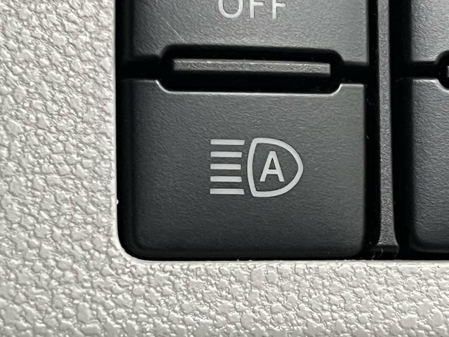 ●オートハイビーム:前方の明るさを検知し、前方のクルマや対向車がいない時等はヘッドランプを自動でハイビームにし、遠くまで見通しを確保します!