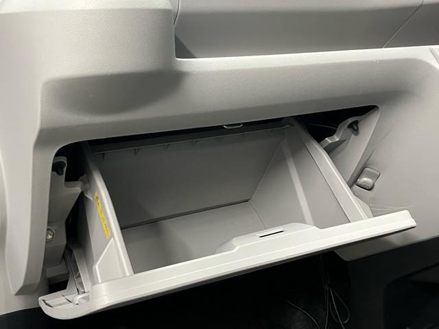 ●ダッシュボード:小物等の収納にご活用下さい!