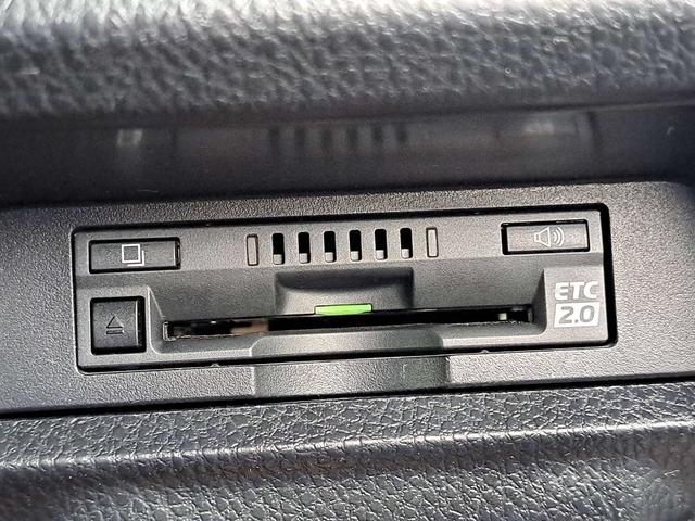 ノア Ｓｉ　ＯＰ１０年保証対象車　純正９インチナビ　社外マフラー　両側パワースライドドア　オートＬＥＤライト　クルーズコントロール　革巻きステアリング（20枚目）