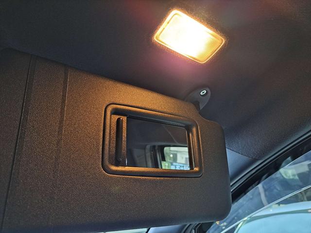 ヴォクシー ハイブリッドＺＳ　ＯＰ５年保証対象車　ワンオーナー　両席シートヒーター　革巻きステアリング　クルーズコントロール　オートリトラウィンカーミラー　オートライト（37枚目）