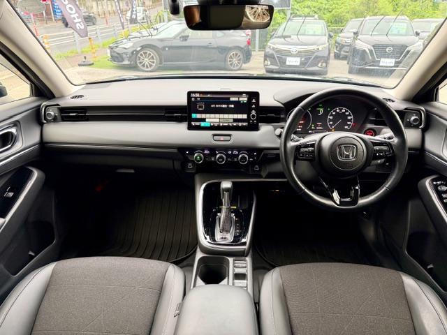 ヴェゼル ｅ：ＨＥＶ　Ｚ　ＯＰ１０年保証対象車　純正ナビ　パワーバックドア　ハーフレザー　ドラレコ前後　コーナーセンサー　電動パーキング　ブレーキホールド　置くだけ充電　レーダークルーズコントロール　シートヒーター　ＢＳＭ（9枚目）