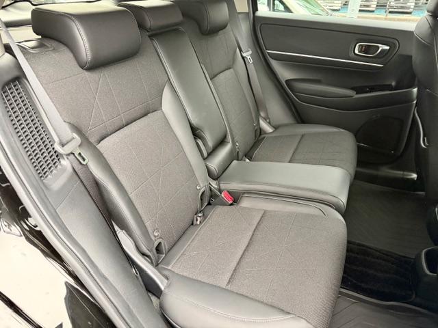 ヴェゼル ｅ：ＨＥＶ　Ｚ　ＯＰ１０年保証対象車　純正ナビ　パワーバックドア　ハーフレザー　ドラレコ前後　コーナーセンサー　電動パーキング　ブレーキホールド　置くだけ充電　レーダークルーズコントロール　シートヒーター　ＢＳＭ（12枚目）