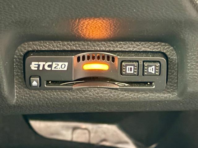 ヴェゼル ｅ：ＨＥＶ　Ｚ　ＯＰ１０年保証対象車　純正ナビ　パワーバックドア　ハーフレザー　ドラレコ前後　コーナーセンサー　電動パーキング　ブレーキホールド　置くだけ充電　レーダークルーズコントロール　シートヒーター　ＢＳＭ（20枚目）