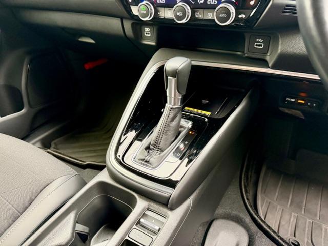ヴェゼル ｅ：ＨＥＶ　Ｚ　ＯＰ１０年保証対象車　純正ナビ　パワーバックドア　ハーフレザー　ドラレコ前後　コーナーセンサー　電動パーキング　ブレーキホールド　置くだけ充電　レーダークルーズコントロール　シートヒーター　ＢＳＭ（25枚目）