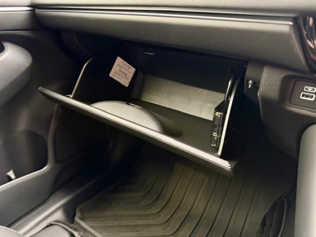ヴェゼル ｅ：ＨＥＶ　Ｚ　ＯＰ１０年保証対象車　純正ナビ　パワーバックドア　ハーフレザー　ドラレコ前後　コーナーセンサー　電動パーキング　ブレーキホールド　置くだけ充電　レーダークルーズコントロール　シートヒーター　ＢＳＭ（28枚目）