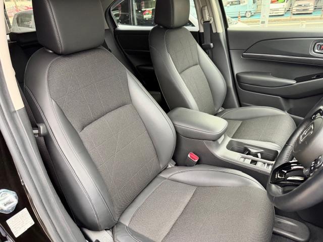 ヴェゼル ｅ：ＨＥＶ　Ｚ　ＯＰ１０年保証対象車　純正ナビ　パワーバックドア　ハーフレザー　ドラレコ前後　コーナーセンサー　電動パーキング　ブレーキホールド　置くだけ充電　レーダークルーズコントロール　シートヒーター　ＢＳＭ（32枚目）