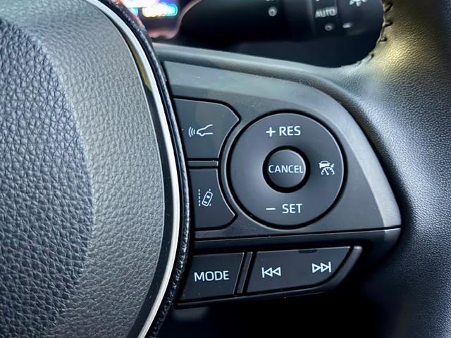 ハンドル右でディスプレイの操作が出来ます。