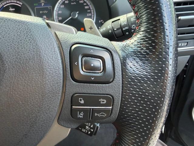 ハンドル右でクルーズコントロール操作が可能