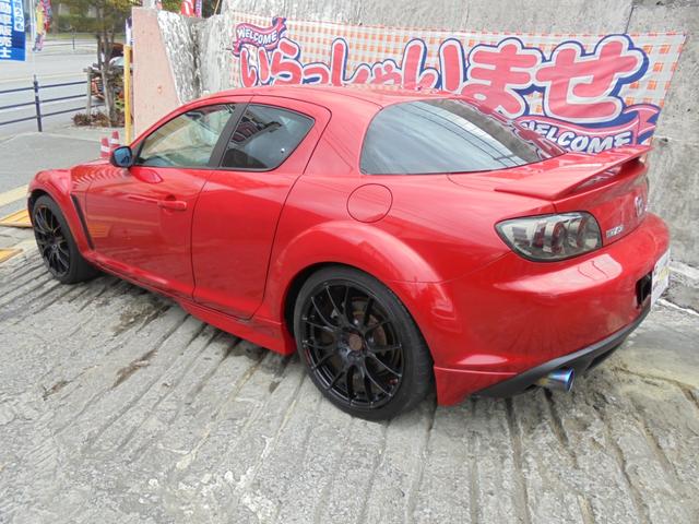 ＲＸ－８ タイプＳ　ＭＴ６速／社外マフラー／ＴＶ・ナビ・ＤＶＤ再生・バックモニター／本革皮パワーシート／フルエアロ（10枚目）