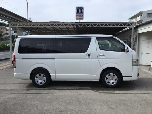 ハイエースバン ロングスーパーＧＬ　ＳＤナビ・フルセグＴＶ・ＣＤ・ＤＶＤ・Ｂｌｕｅｔｏｏｔｈ・バックカメラ・ＥＴＣ・オートエアコン・光軸調整・ドアバイザー・プライバシーガラス・スマートキー・プッシュスタート（4枚目）