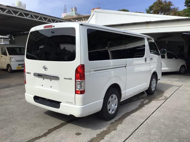 ハイエースバン ロングスーパーＧＬ　ＳＤナビ・フルセグＴＶ・ＣＤ・ＤＶＤ・Ｂｌｕｅｔｏｏｔｈ・バックカメラ・ＥＴＣ・オートエアコン・光軸調整・ドアバイザー・プライバシーガラス・スマートキー・プッシュスタート（5枚目）